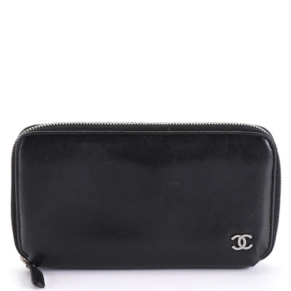 Chanel Zip-Around Wallet in Black Leather with CC Logo - Picture 1 of 8